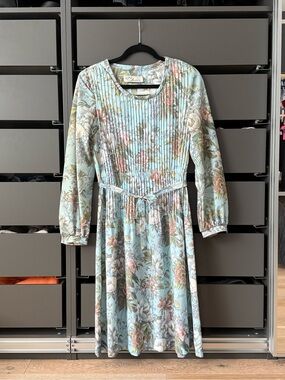 Vintage Floral Pleated Midi Dress in Light Blue